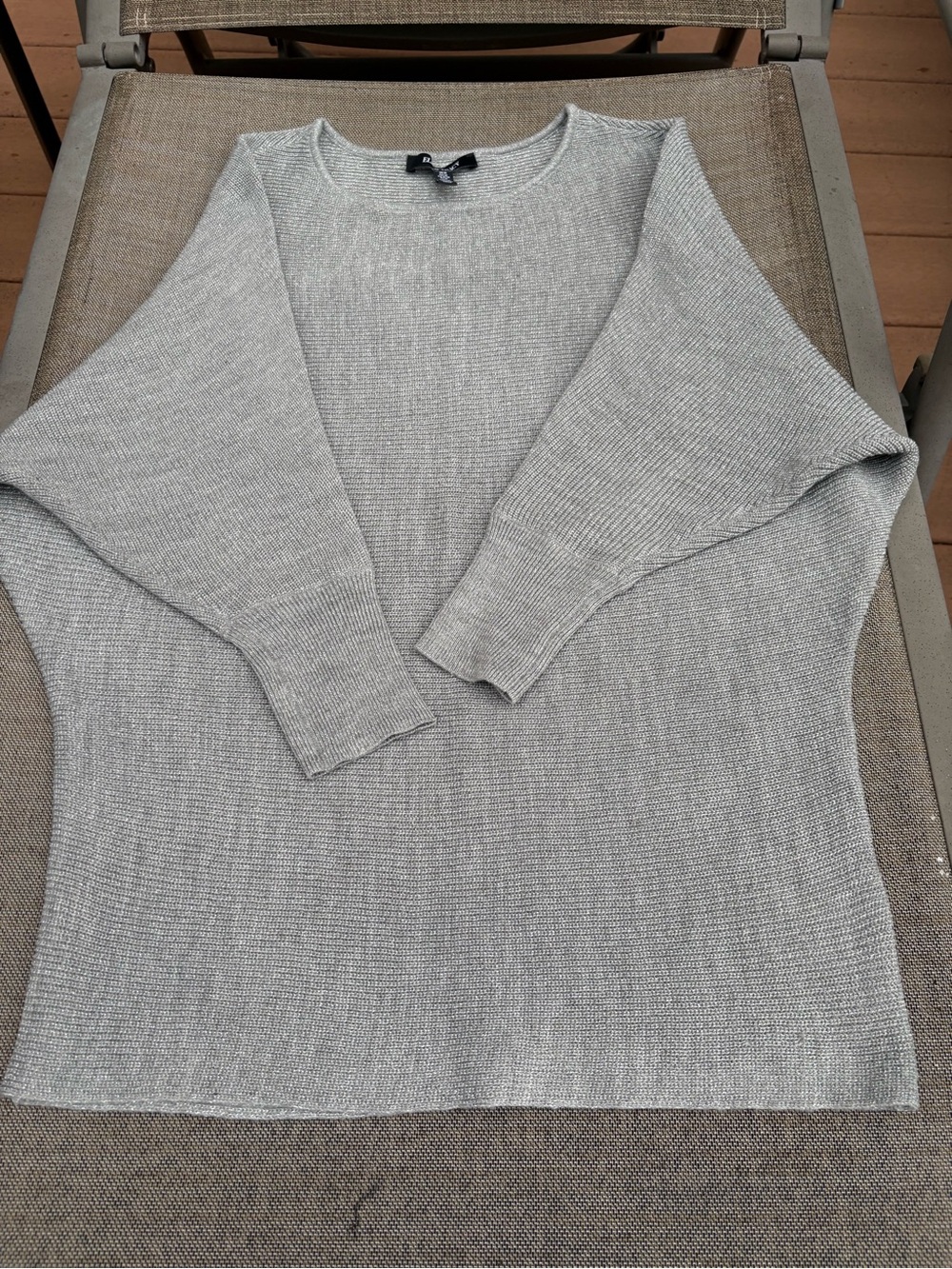 Ellen Tracy Silver Gray Metallic Dolman Sleeves Sweater like new women’s size M